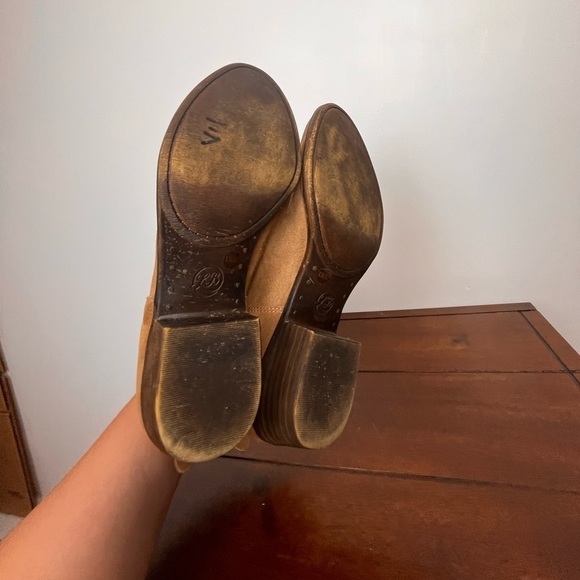 LUCKY BRAND Belvva Suede leather Brown Ankle Zip Booties Size 8.5 - Picture 9 of 9